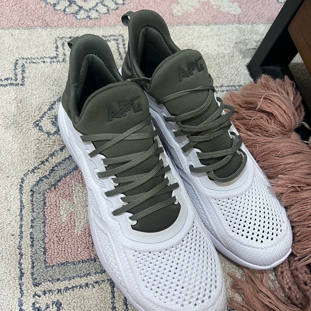 Mens TechLoom Tracer size 11